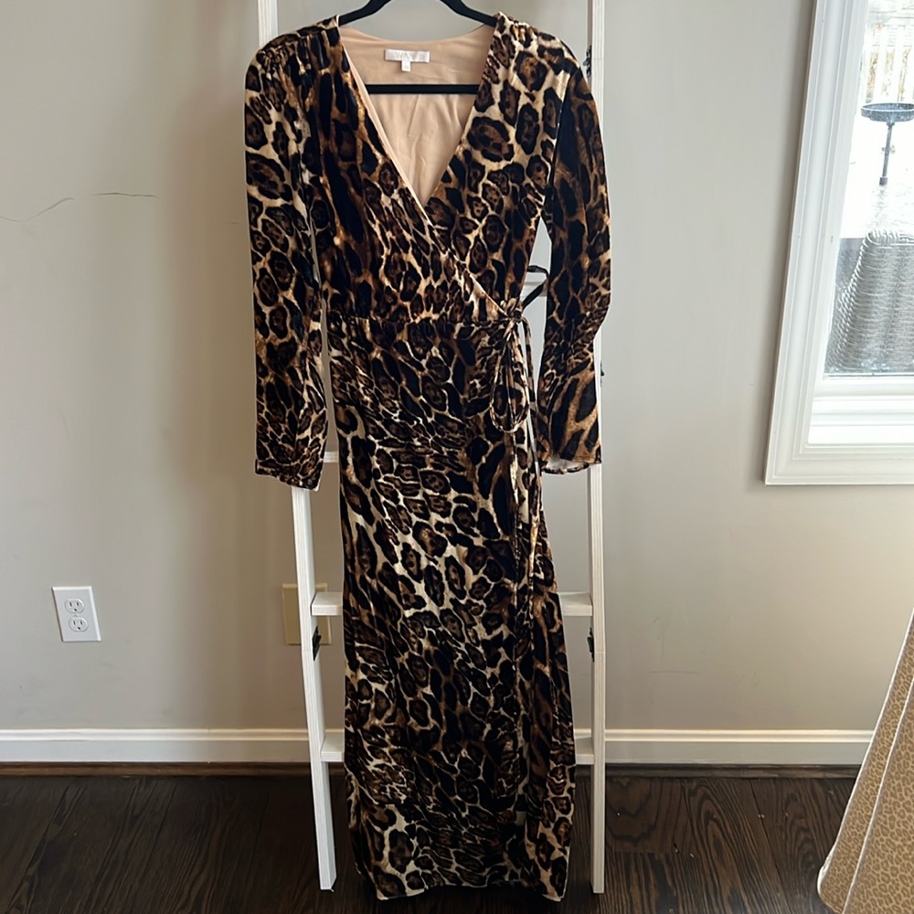 WAYF SMALL VELVET LEOPARD WRAP MIDI